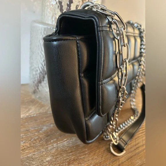 TOPSHOP BLACK QUILTED DUAL SHOULDER CROSSBODY BAG - Picture 2 of 7